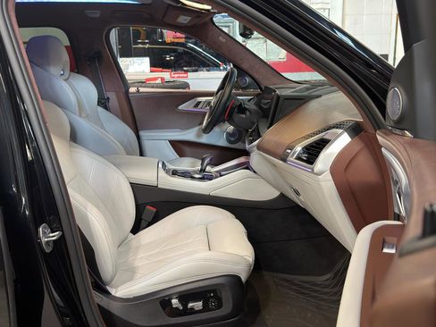 Used 2023 BMW XM image 17