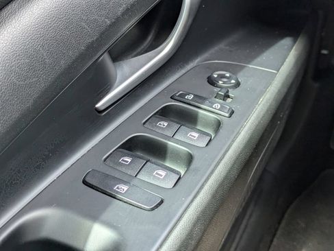 Used 2023 Hyundai Elantra SEL w/ Preferred Accessory Package FWD image 23