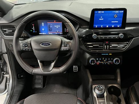 Used 2024 Ford Escape ST-Line image 12