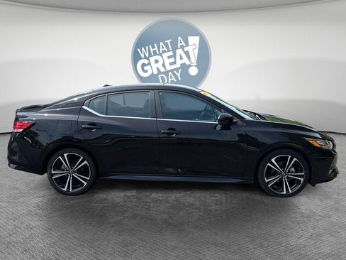 Used 2022 Nissan Sentra SR FWD image 2