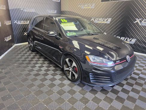 Used 2016 Volkswagen GTI SE FWD image 5