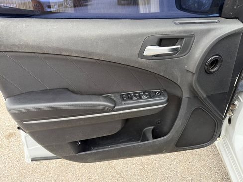 Used 2019 Dodge Charger SXT image 12