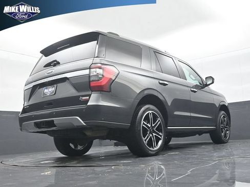 Used 2020 Ford Expedition Limited w/ Texas Edition Package AWD/4WD image 23