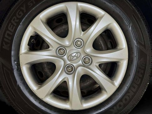 Used 2013 Hyundai Accent GLS image 24