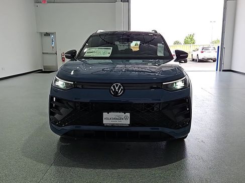 New 2026 Volkswagen Tiguan SE R-Line FWD image 4