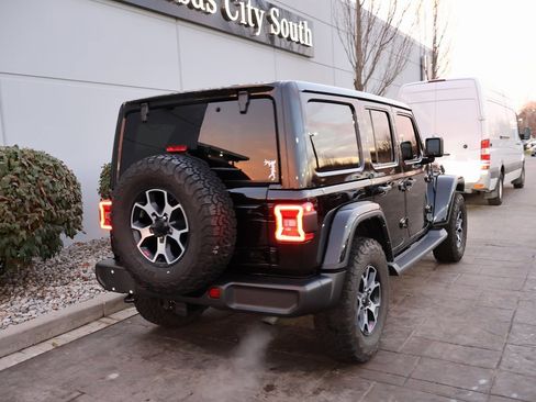 Used 2021 Jeep Wrangler Unlimited Sahara image 5