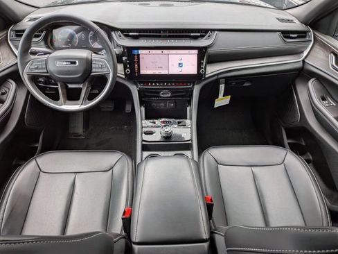 New 2026 Jeep Grand Cherokee Limited w/ Limited Altitude Package AWD/4WD image 16