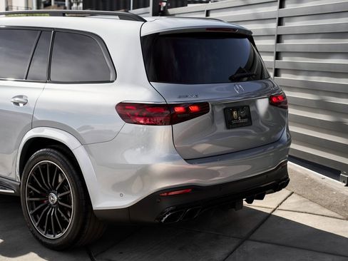 Used 2024 Mercedes-Benz GLS 63 AMG 4MATIC image 9