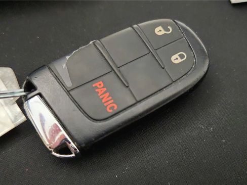 Used 2024 Jeep Compass Latitude image 37