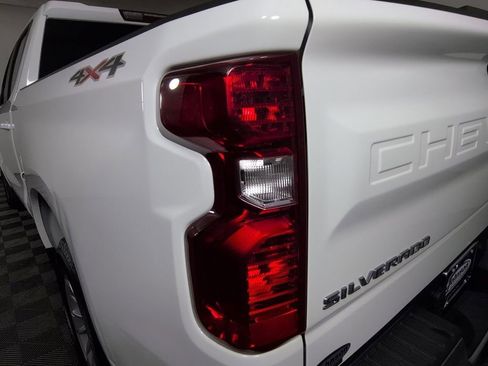 Certified 2023 Chevrolet Silverado 1500 LT AWD/4WD image 15