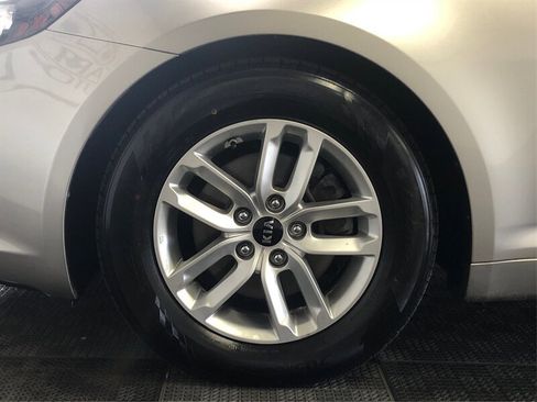 Used 2011 Kia Optima LX w/ Convenience Pkg image 18