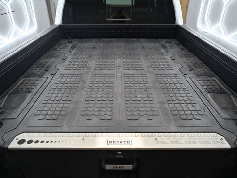 Used 2020 Toyota Tacoma TRD Off-Road image 17