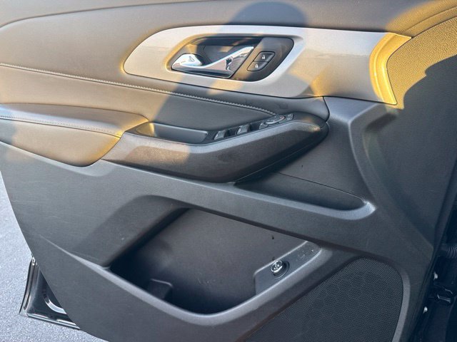 Used 2023 Chevrolet Traverse LT FWD image 26