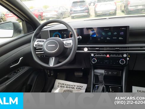 Certified 2025 Hyundai Santa Cruz SEL image 19