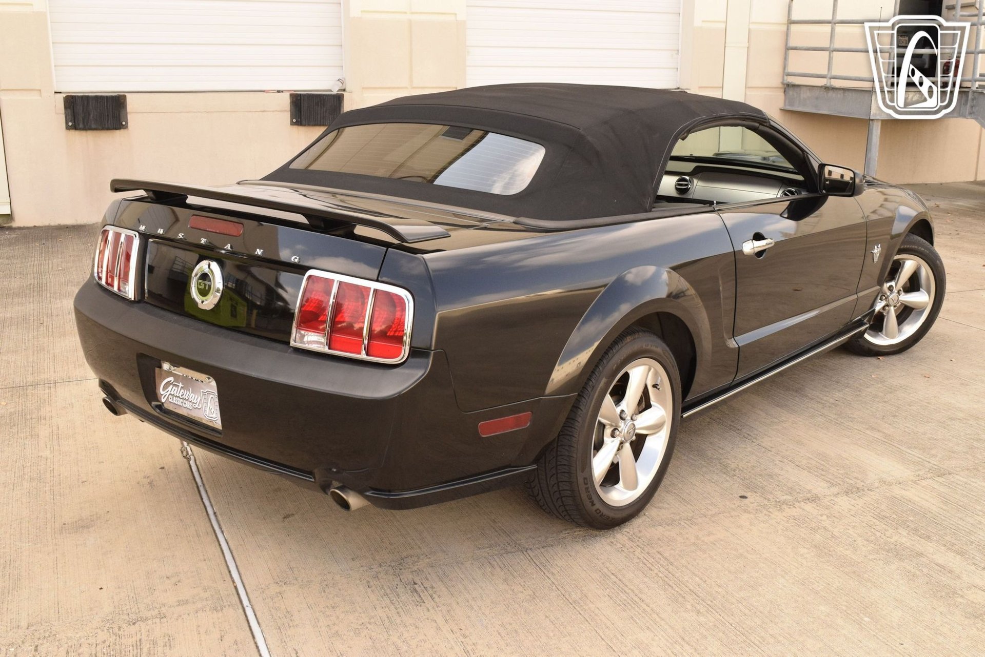 Used 2009 Ford Mustang GT RWD image 23