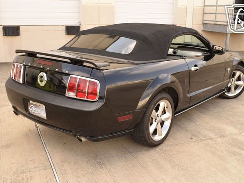 Used 2009 Ford Mustang GT RWD image 23