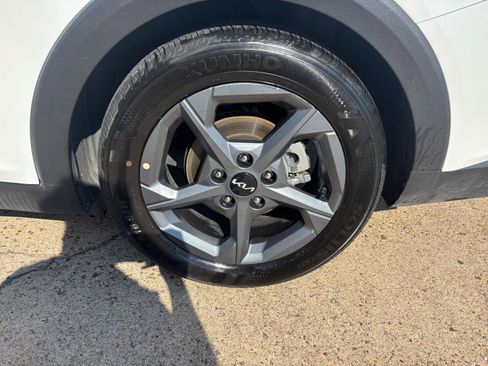 Used 2025 Kia K4 FWD image 29