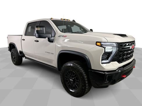 New 2026 Chevrolet Silverado 2500 ZR2 AWD/4WD image 2