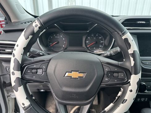 Used 2023 Chevrolet TrailBlazer LT AWD/4WD image 18
