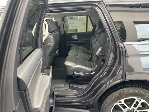 New 2025 Ford Expedition Active image 50