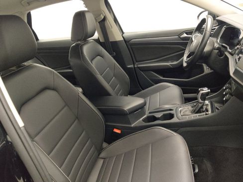 Used 2024 Volkswagen Jetta SE image 21