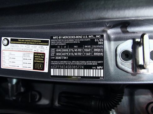 Used 2025 Mercedes-Benz GLS 450 4MATIC image 23