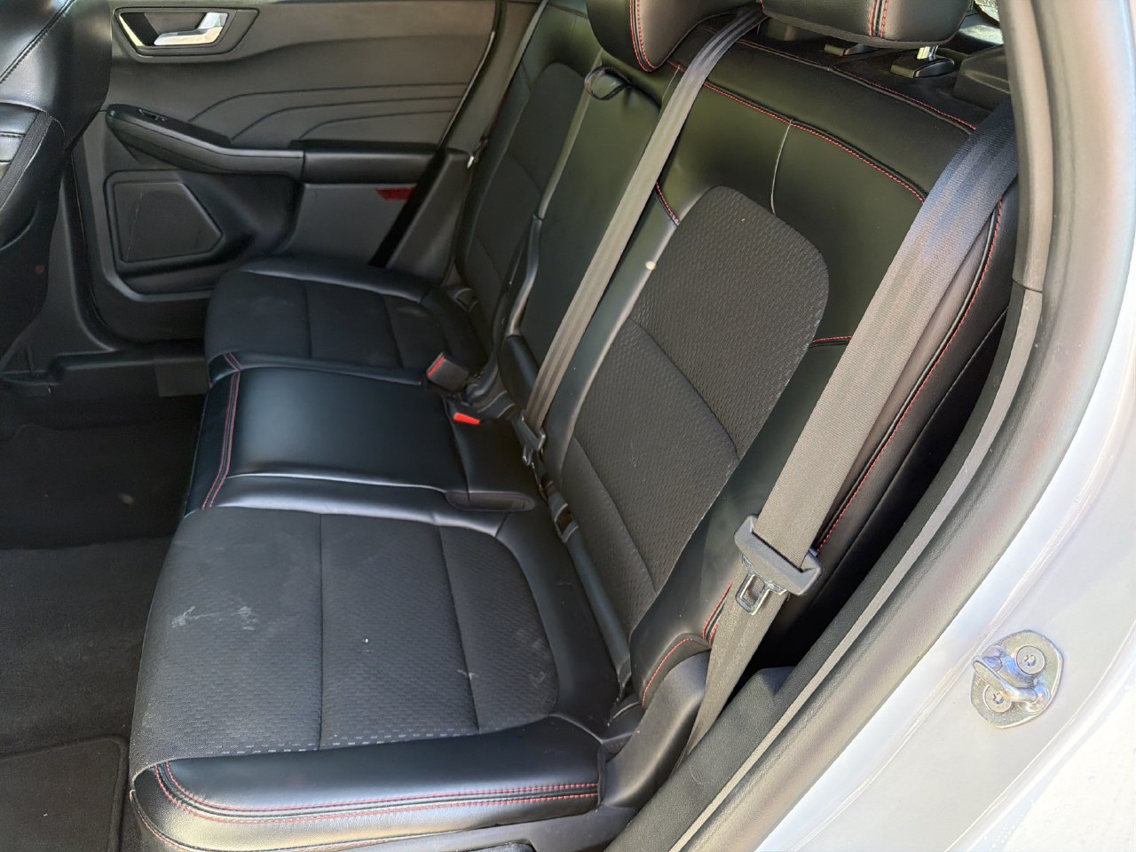 Used 2025 Ford Escape ST-Line FWD image 19