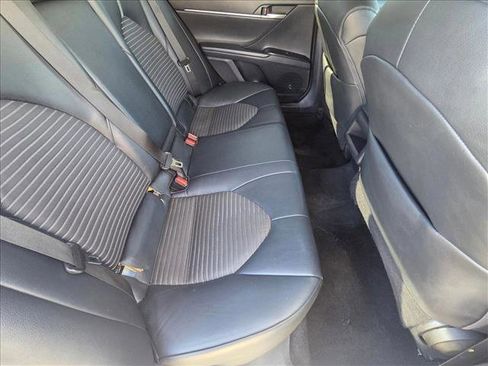 Used 2019 Toyota Camry SE image 18