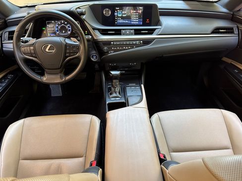 Used 2020 Lexus ES 300h w/ Premium Package FWD image 16