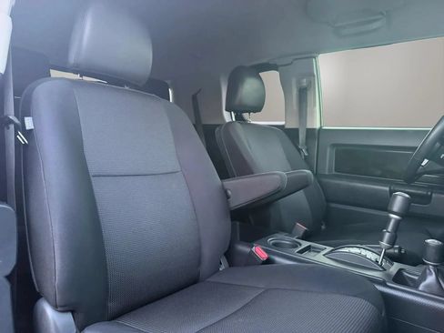 Used 2014 Toyota FJ Cruiser 4WD w/ Upgrade Package image 16
