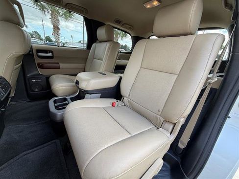 Used 2014 Toyota Sequoia Platinum RWD image 10