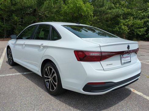 Used 2025 Volkswagen Jetta Sport FWD image 6