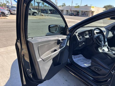 Used 2017 Volvo XC60 T5 w/ Tailgate Package FWD image 14