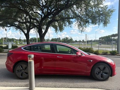 Used 2018 Tesla Model 3 Mid Range RWD image 3