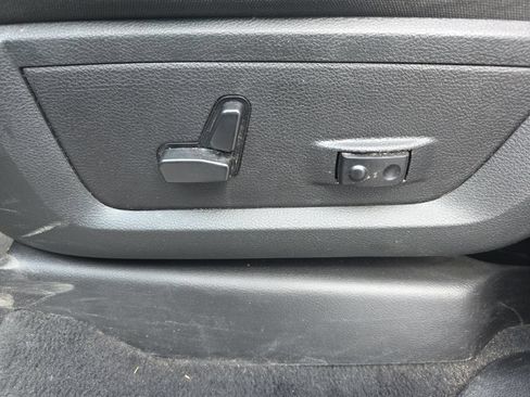Used 2024 RAM 2500 Big Horn AWD/4WD image 14