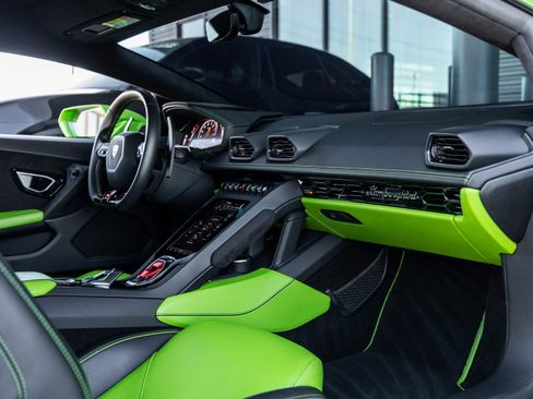 Used 2022 Lamborghini Huracan EVO image 39