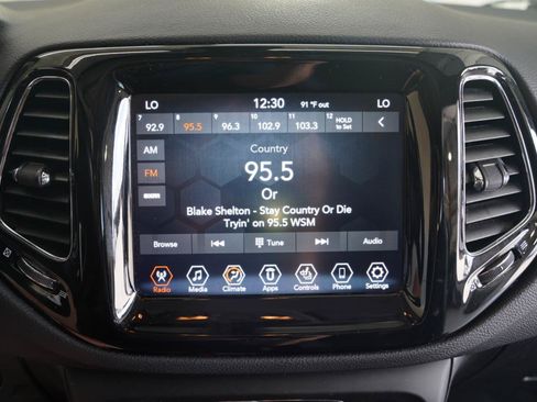 Used 2019 Jeep Compass Limited AWD/4WD image 18