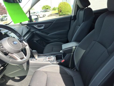 Used 2023 Subaru Forester Premium AWD/4WD image 7