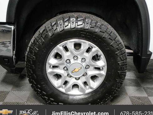 Used 2024 Chevrolet Silverado 2500 LT AWD/4WD image 31