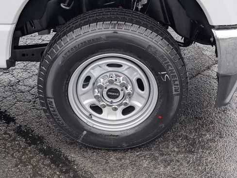 New 2026 Ford F250 XL w/ XL Chrome Package image 17