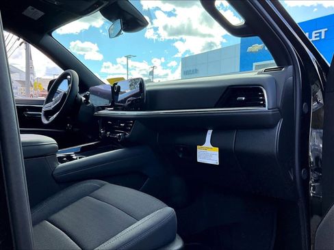 New 2025 Chevrolet Tahoe LS image 10