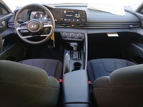 New 2026 Hyundai Elantra SE image 10