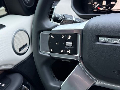 Used 2024 Land Rover Discovery Dynamic SE image 19
