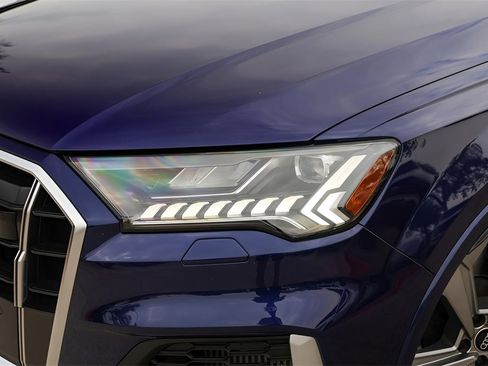 Used 2024 Audi SQ7 Prestige w/ Prestige Package image 3