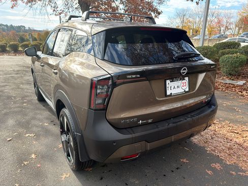 New 2026 Nissan Kicks SR w/ Cold Weather Package image 5