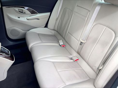 Used 2015 Buick LaCrosse Leather image 17