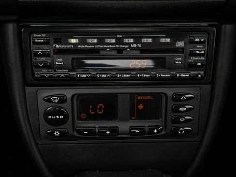 Used 2001 Porsche 911 Carrera 4 image 32