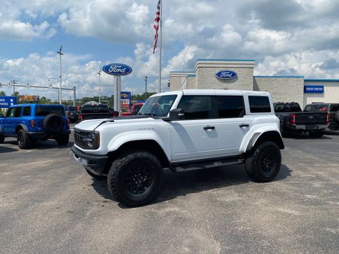New 2026 Ford Bronco Raptor w/ Interior Carbon Fiber Pack AWD/4WD image 4