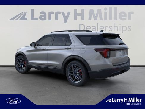 New 2026 Ford Explorer ST-Line w/ ST-Line Street Pack image 4
