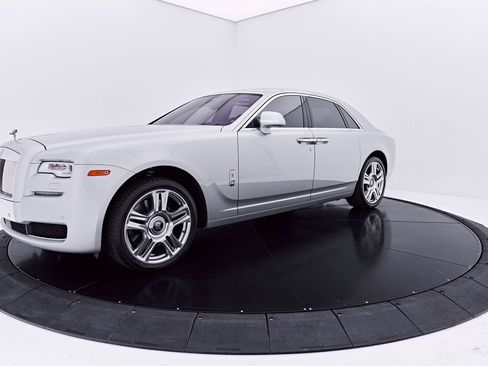 Used 2015 Rolls-Royce Ghost RWD image 14